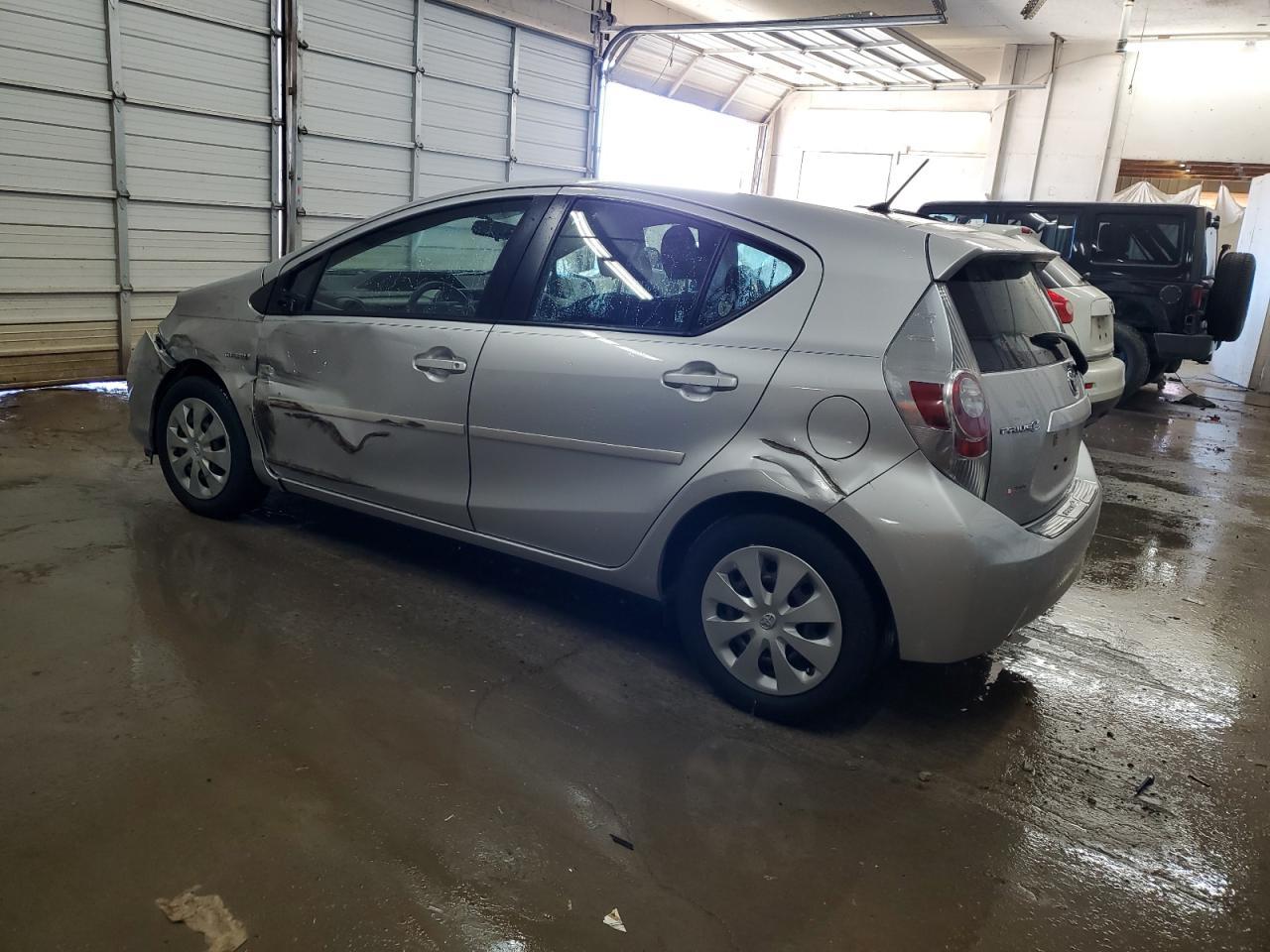 2012 Toyota Prius C - Фото 2