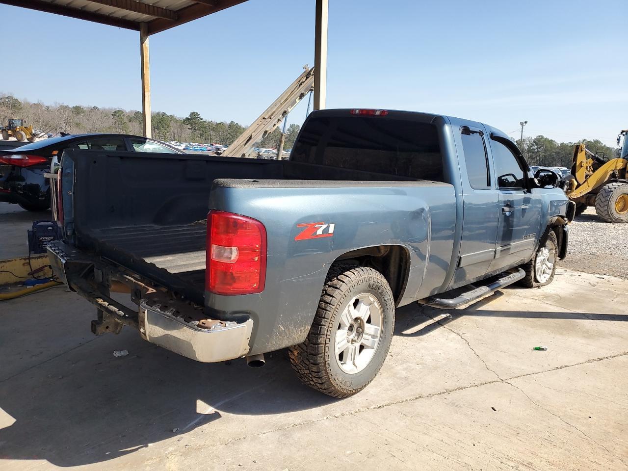 2011 Chevrolet Silverado C1500 Ls - Image 3