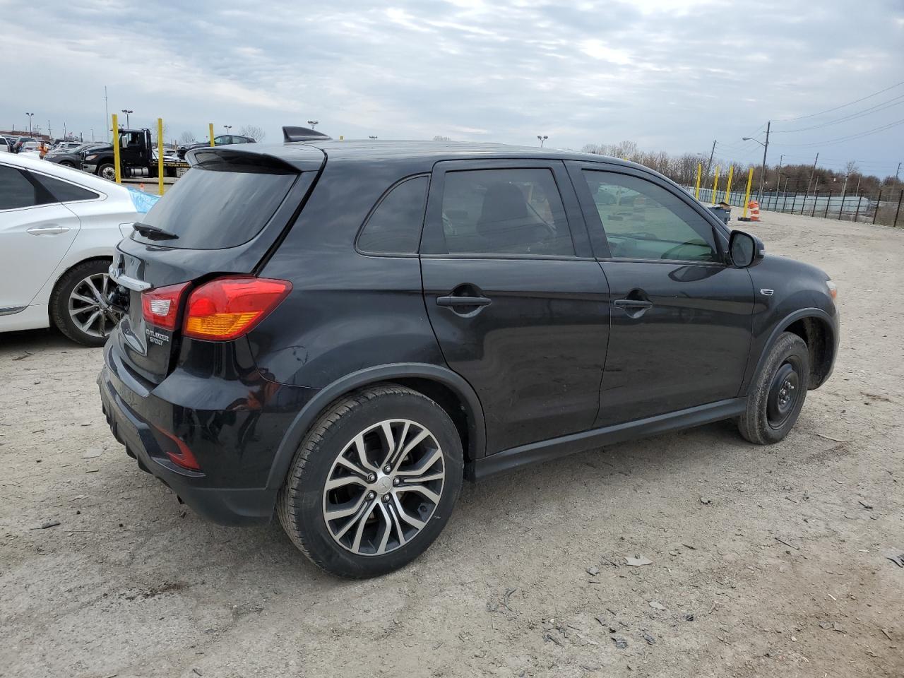 2019 Mitsubishi Outlander Sport Es - Image 3