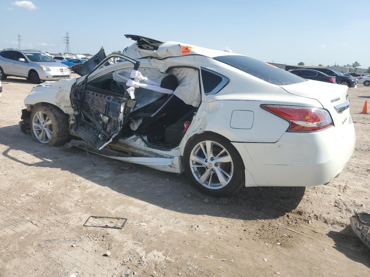 2014 Niss Altima - Фото 2