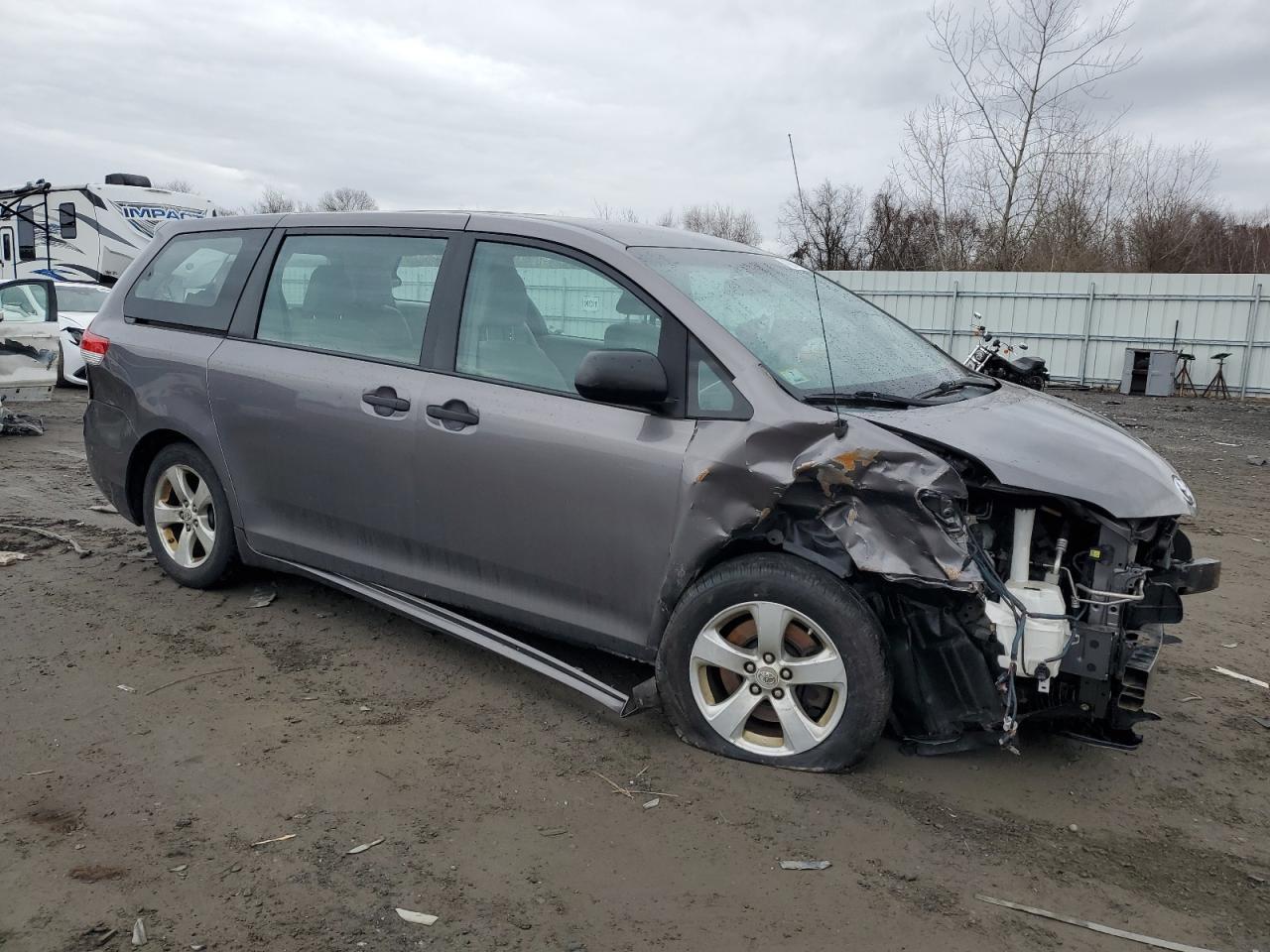 2011 Toyota Sienna - Фото 4