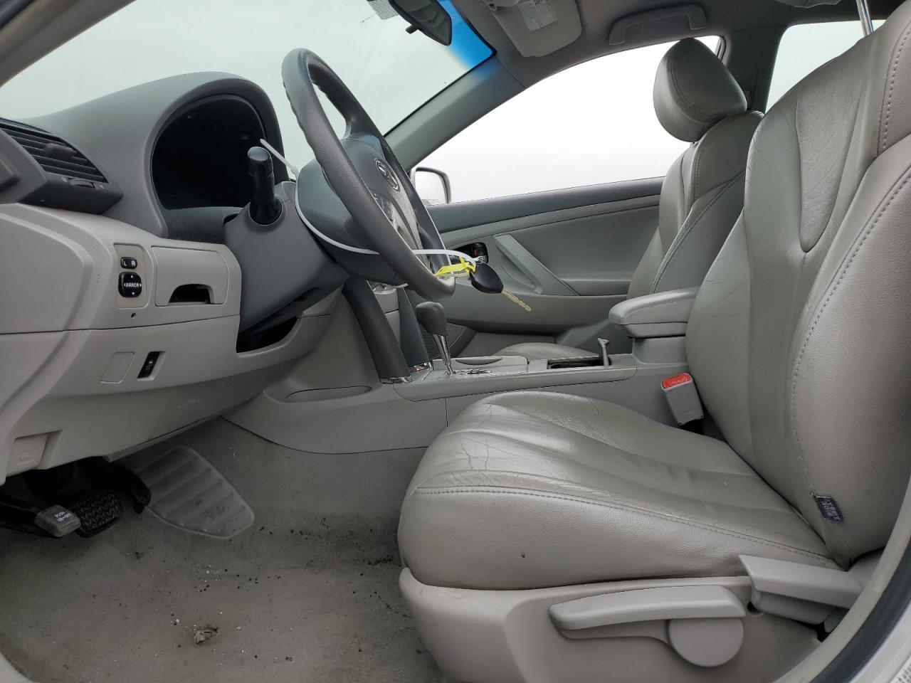 2010 Toyota Camry Base - Фото 7