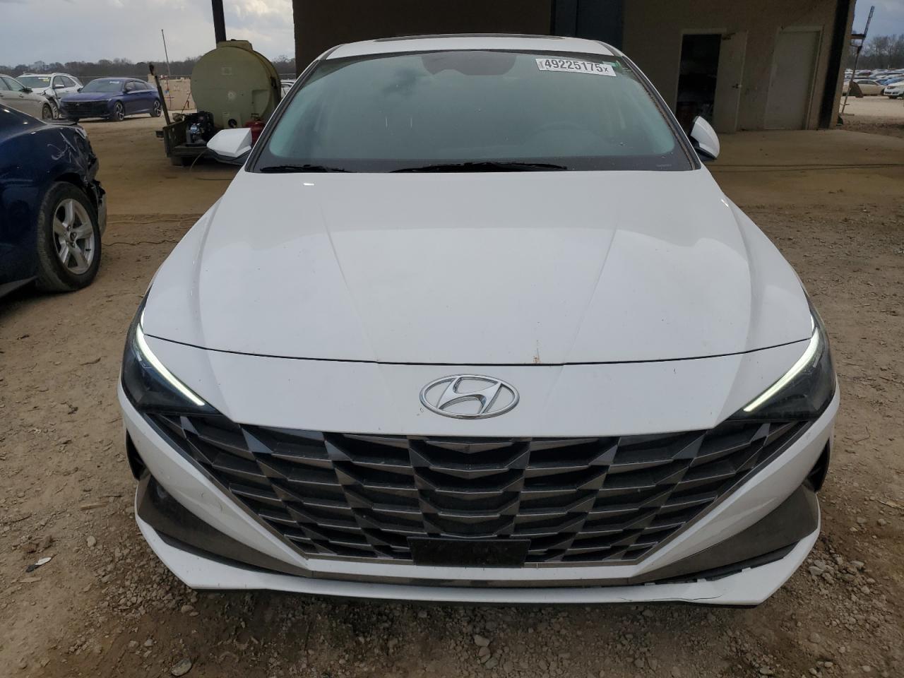 2023 Hyundai Elantra Limited - Image 5