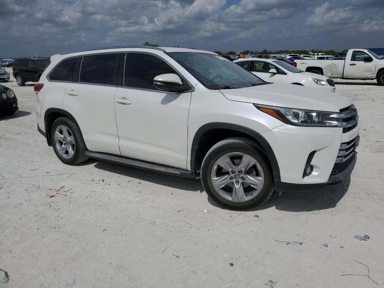 2017 Toyota Highlander Limited - Фото 4