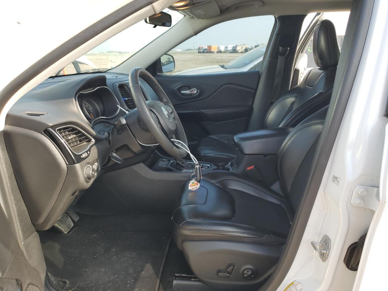 2020 Jeep Cherokee Latitude Plus - Фото 7