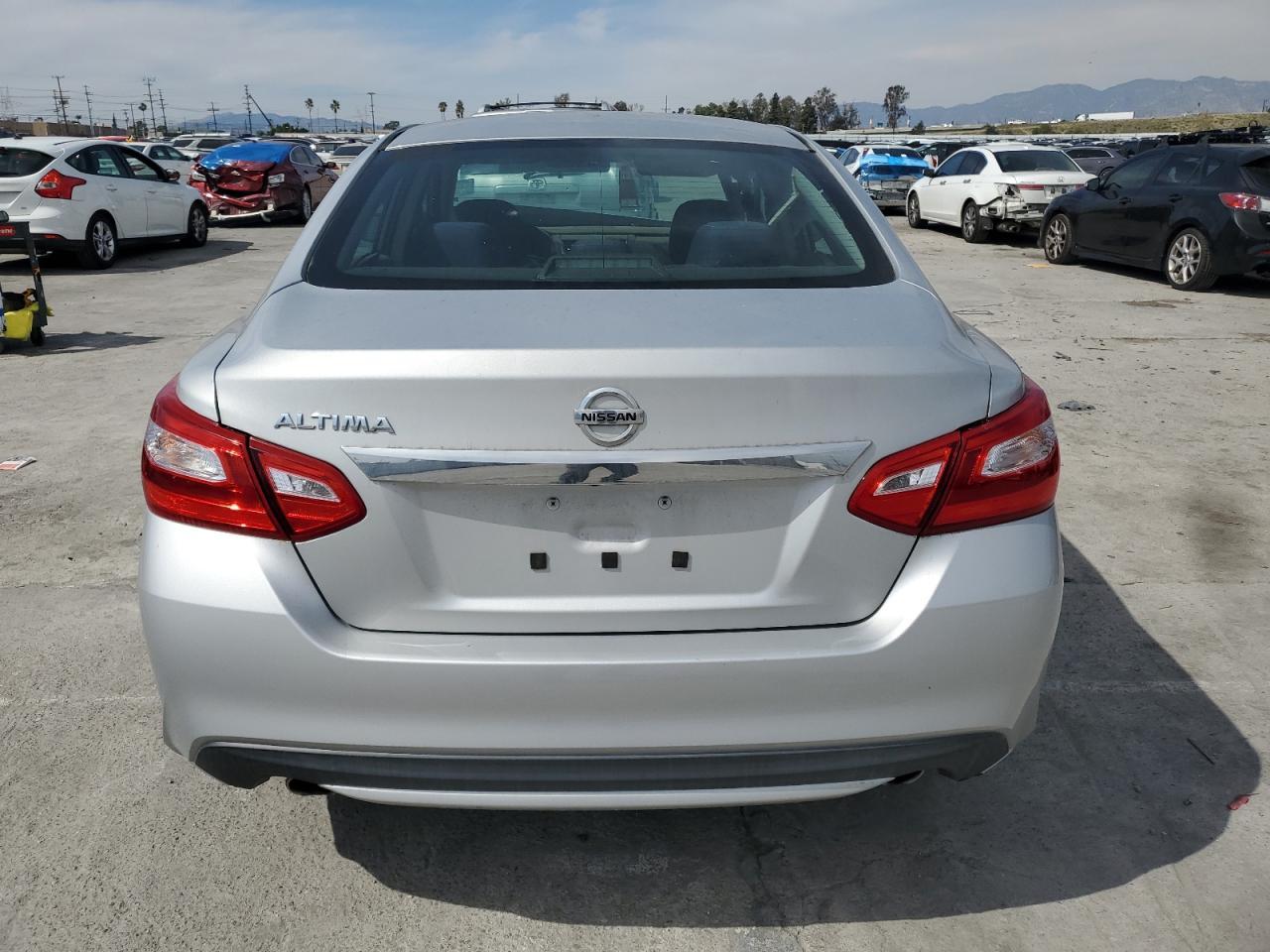 2017 Nissan Altima 2.5 - Фото 6