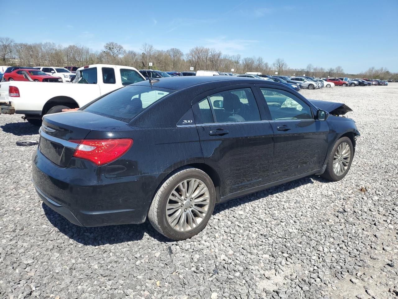 2014 Chrysler 200 Lx - Фото 3