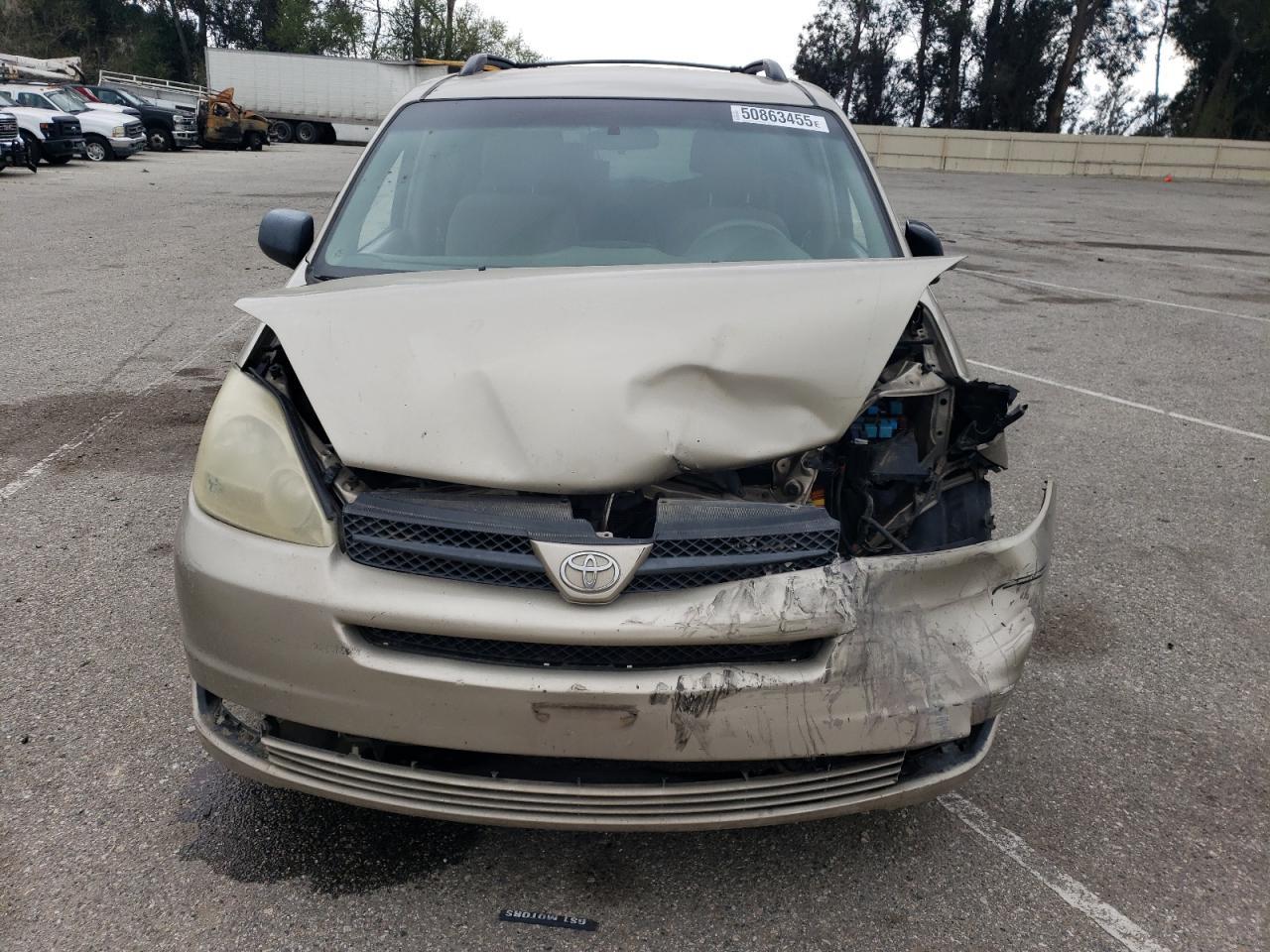 2004 Toyota Sienna Le - Image 5