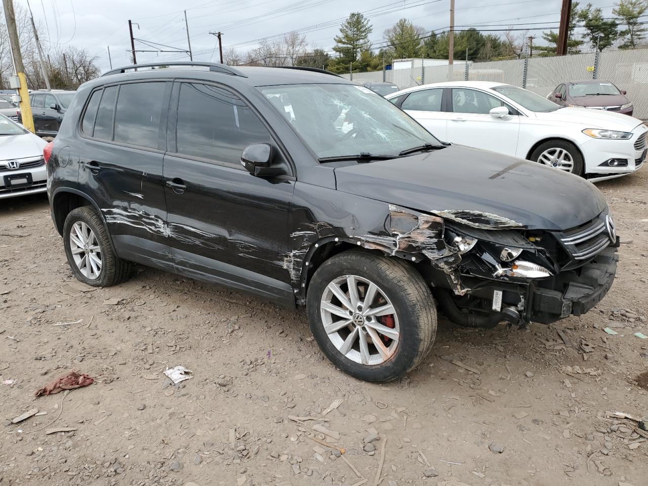 2017 Volkswagen Tiguan S - Фото 4