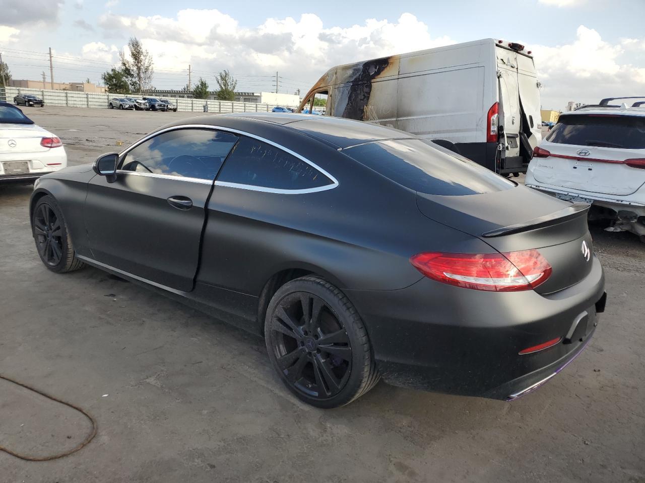 2017 Mercedes-Benz C 300 - Фото 2