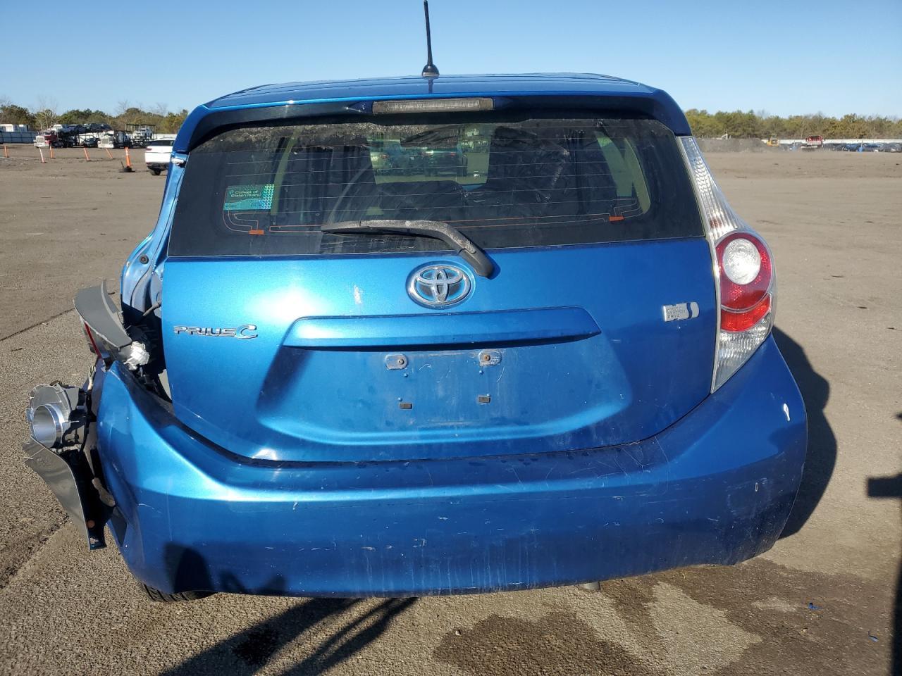 2013 Toyota Prius C - Image 6