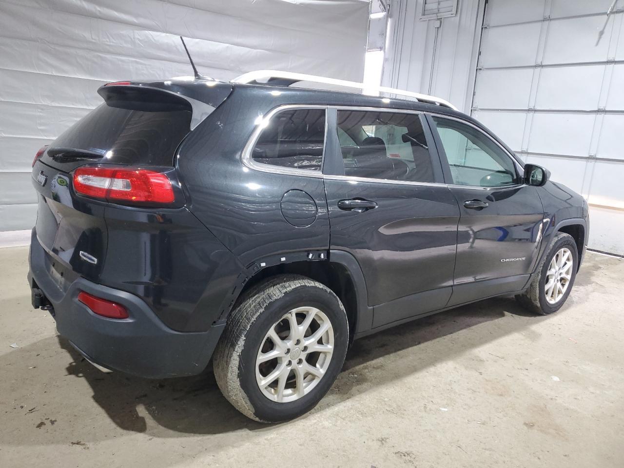 2015 Jeep Cherokee Latitude - Фото 3