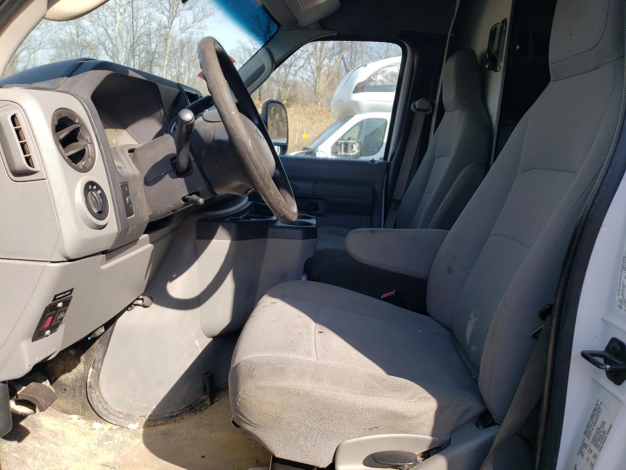 2014 Ford Econoline E350 Super Duty Cutaway Van - Фото 7