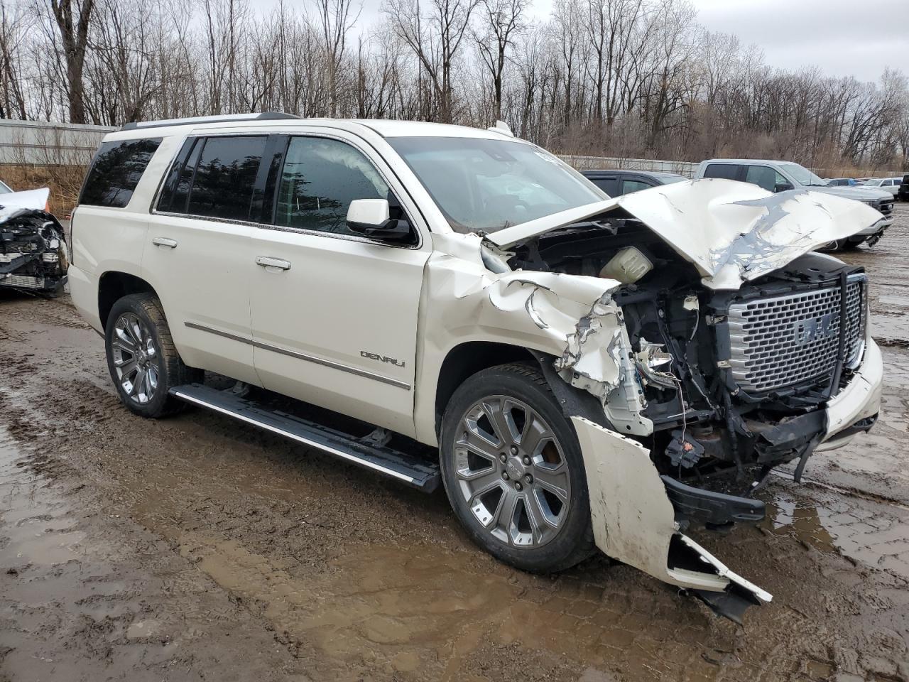 2015 GMC Yukon Denali - Image 4