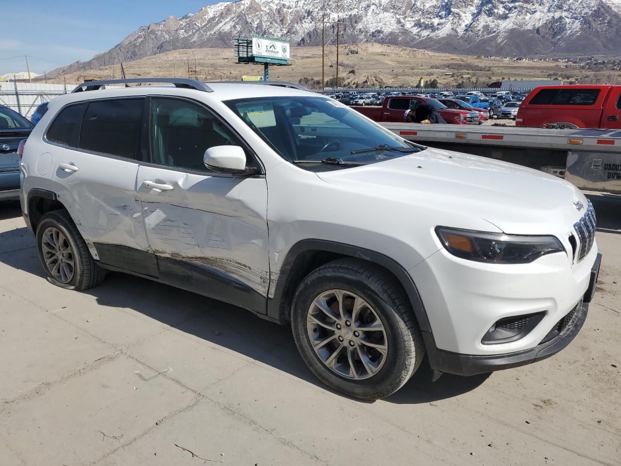 2019 Jeep Cherokee Latitude Plus - Image 4