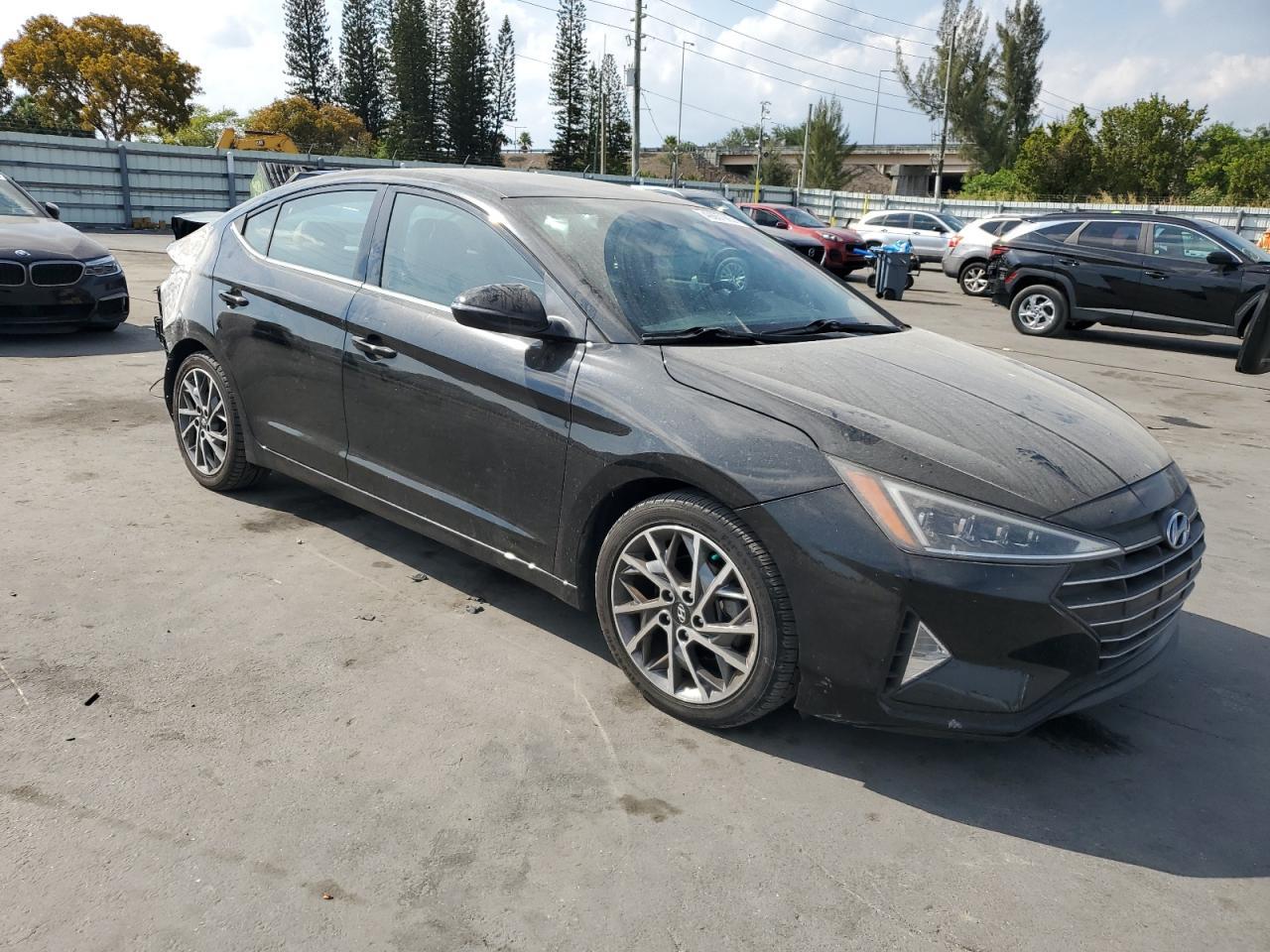 2020 Hyundai Elantra Sel - Фото 4