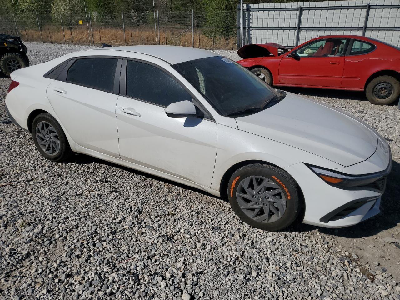 2024 Hyundai Elantra Blue - Image 4