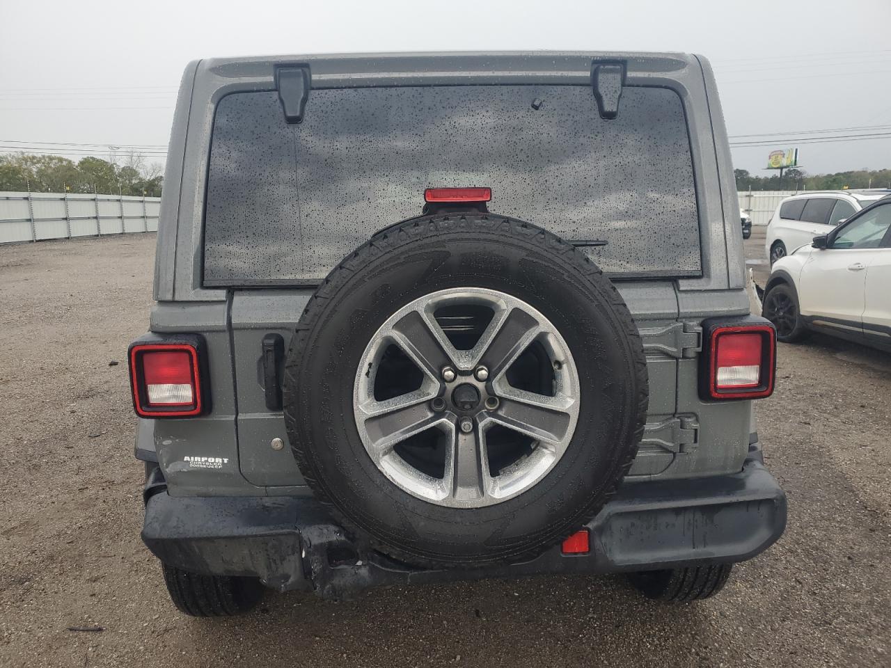 2018 Jeep Wrangler Unlimited Sahara - Image 6