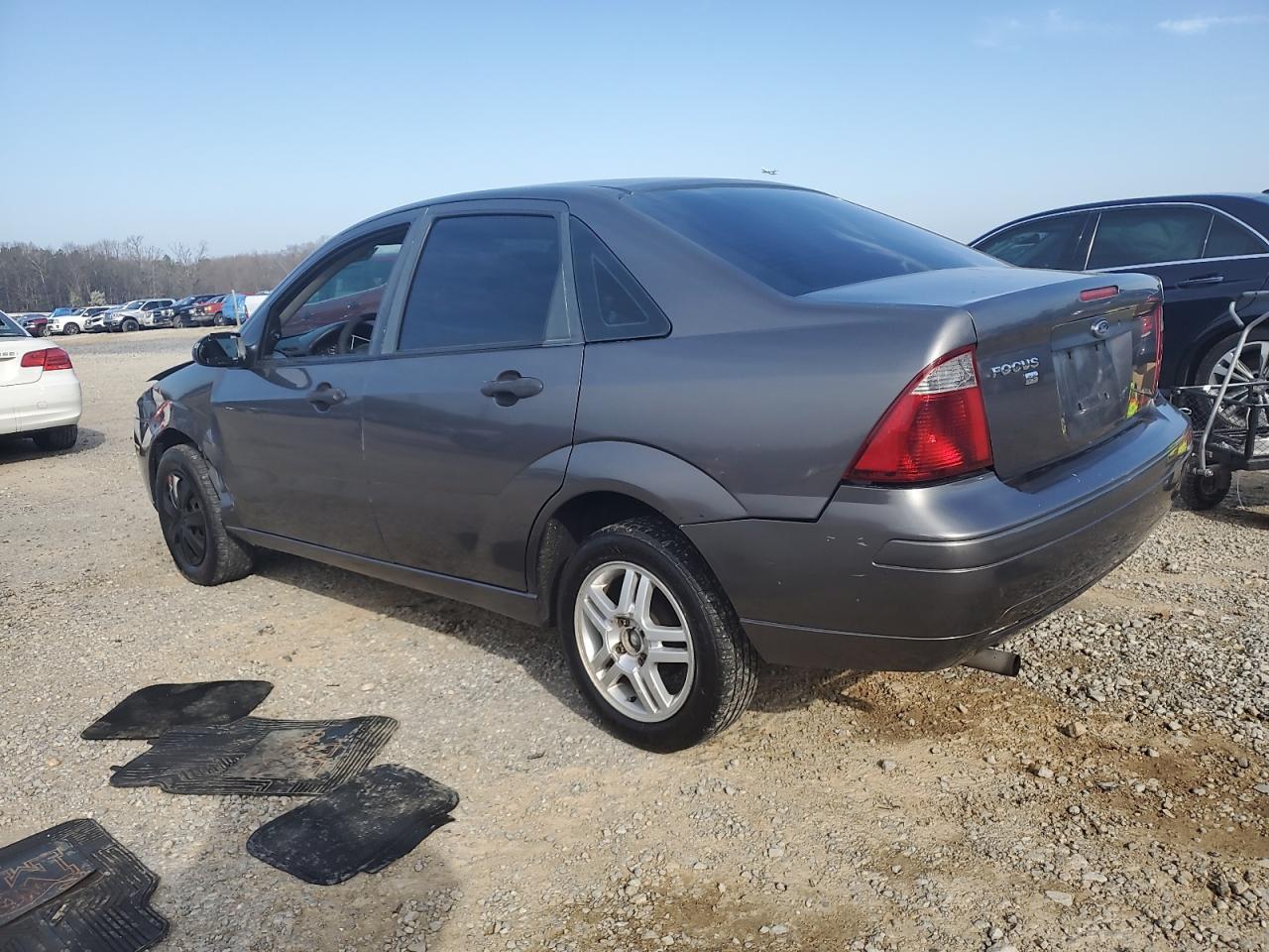 2007 Ford Focus Zx4 - Image 2