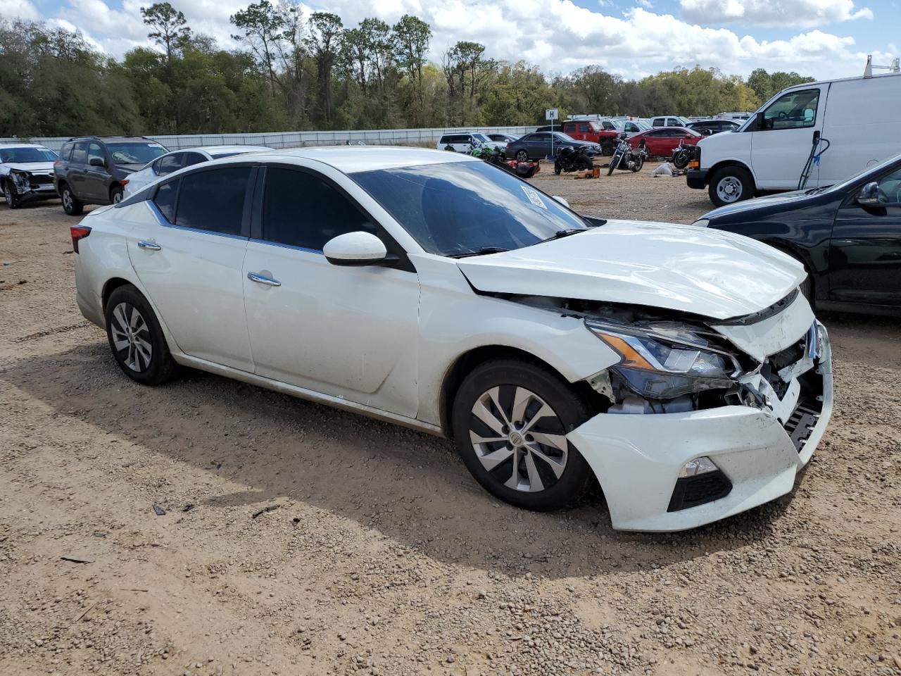 2020 Nissan Altima S - Фото 4