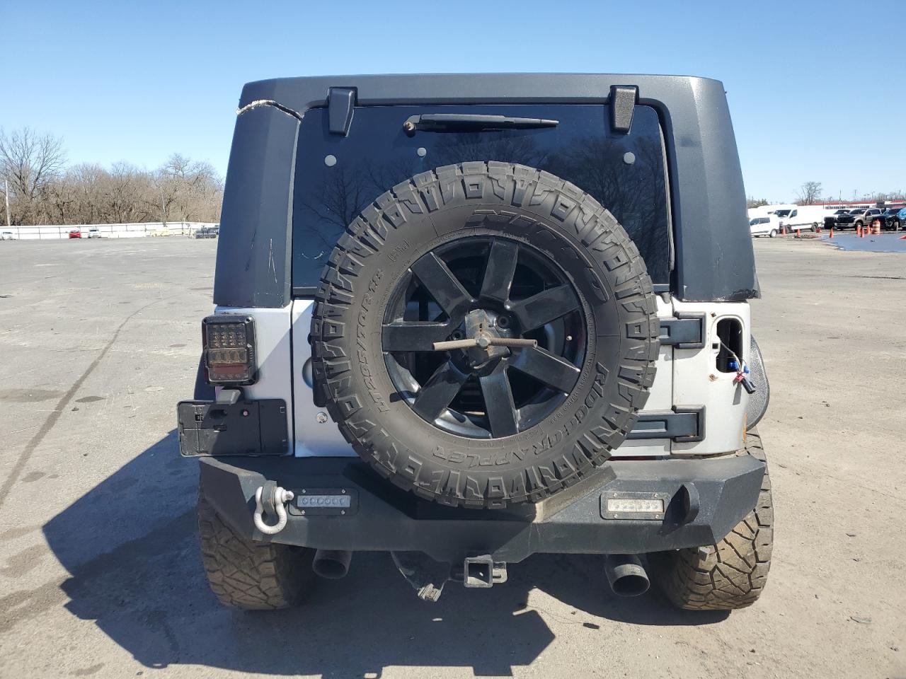 2007 Jeep Wrangler Sahara - Image 6