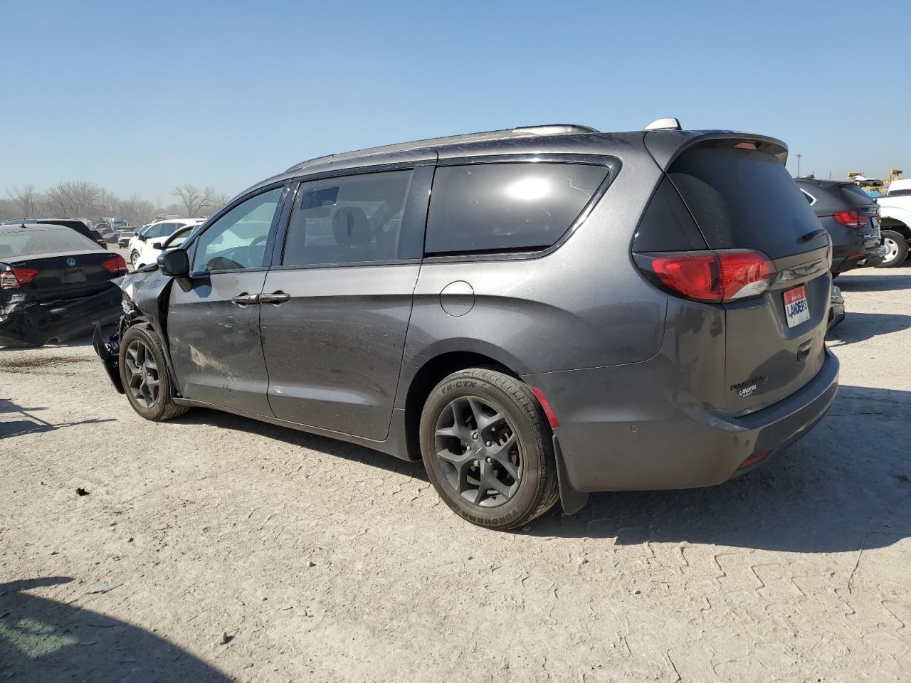 2020 Chrysler Pacifica Limited - Image 2