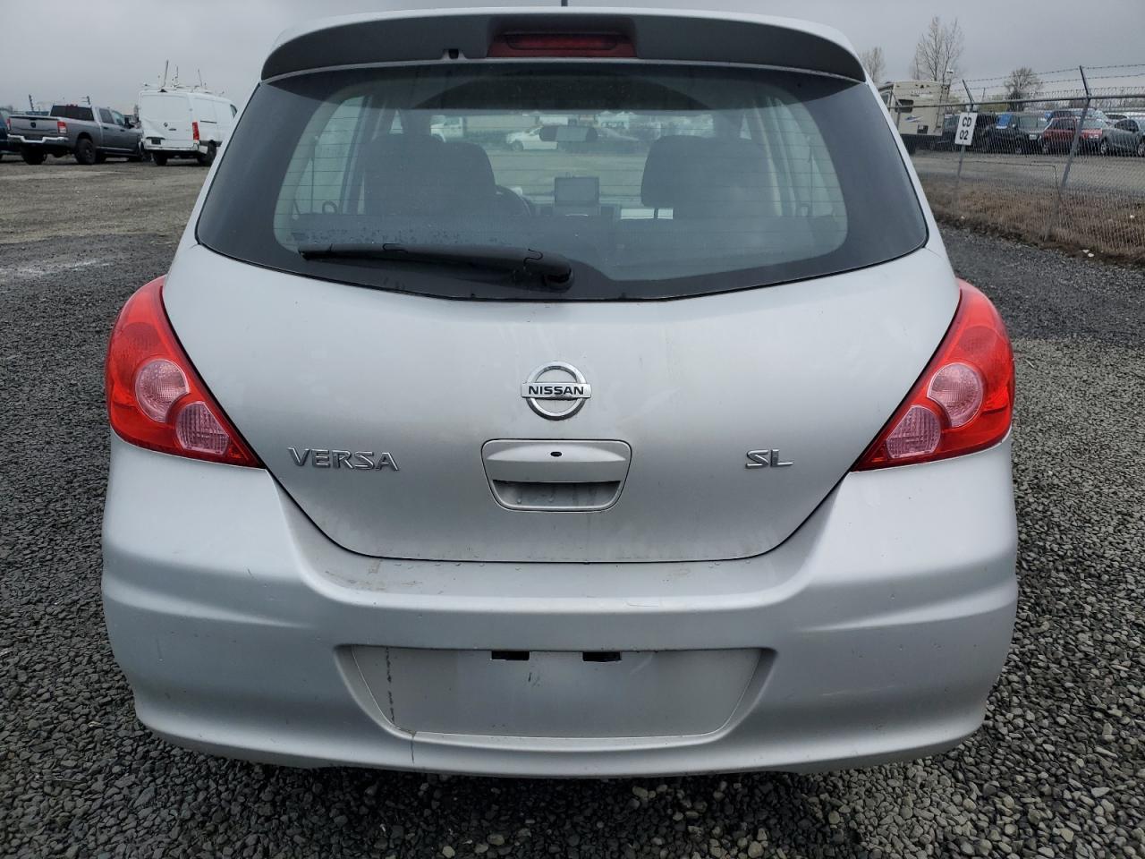 2011 Nissan Versa S - Фото 6