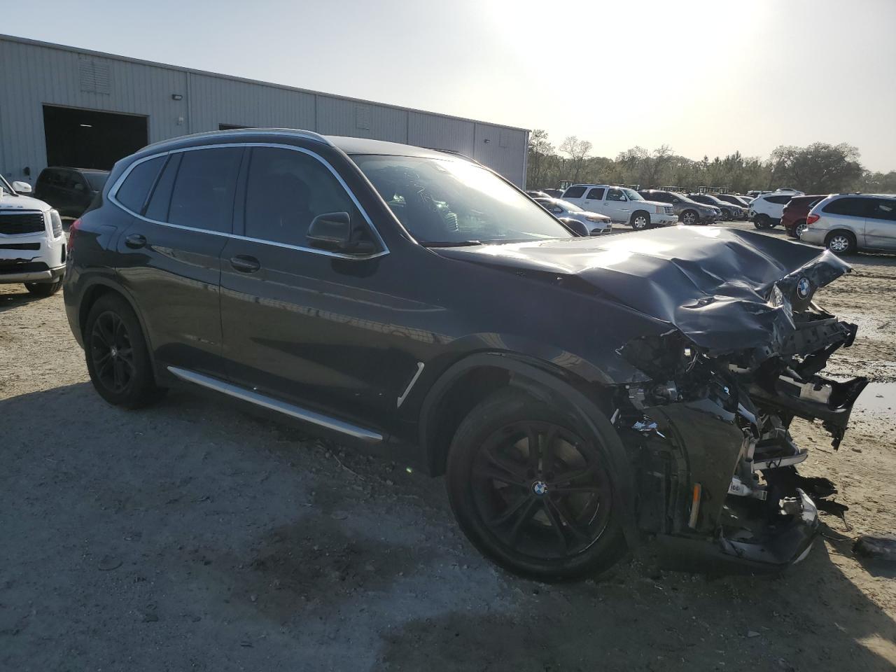 2021 BMW X3 xDrive30E - Фото 4