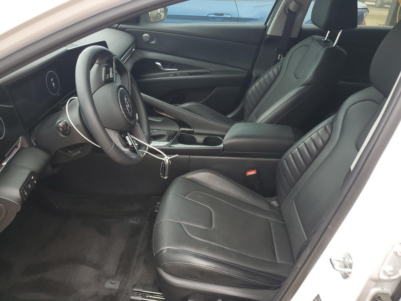 2023 Hyundai Elantra Limited - Image 7