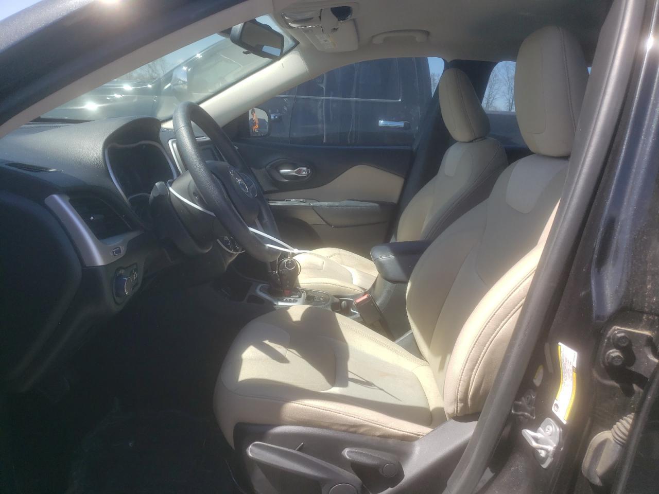 2015 Jeep Cherokee Sport - Фото 7