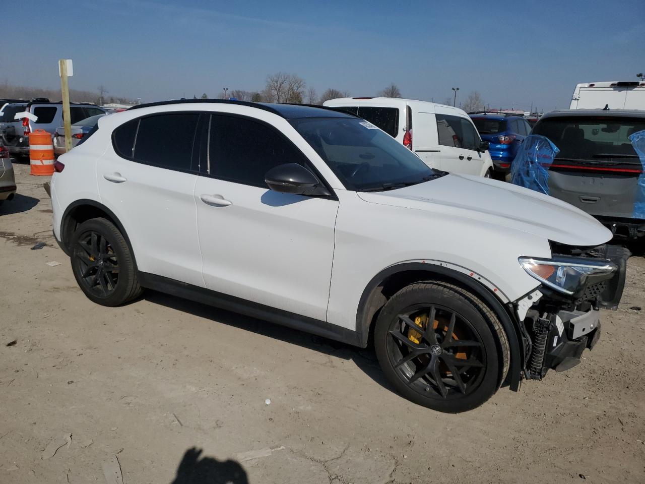 2020 Alfa Romeo Stelvio - Image 4