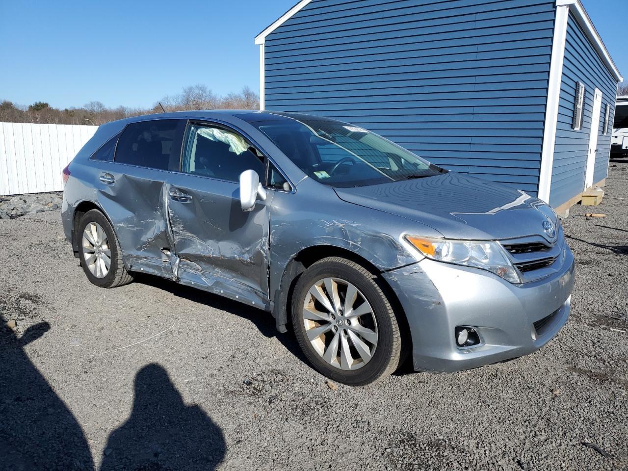 2015 Toyota Venza Le - Image 4