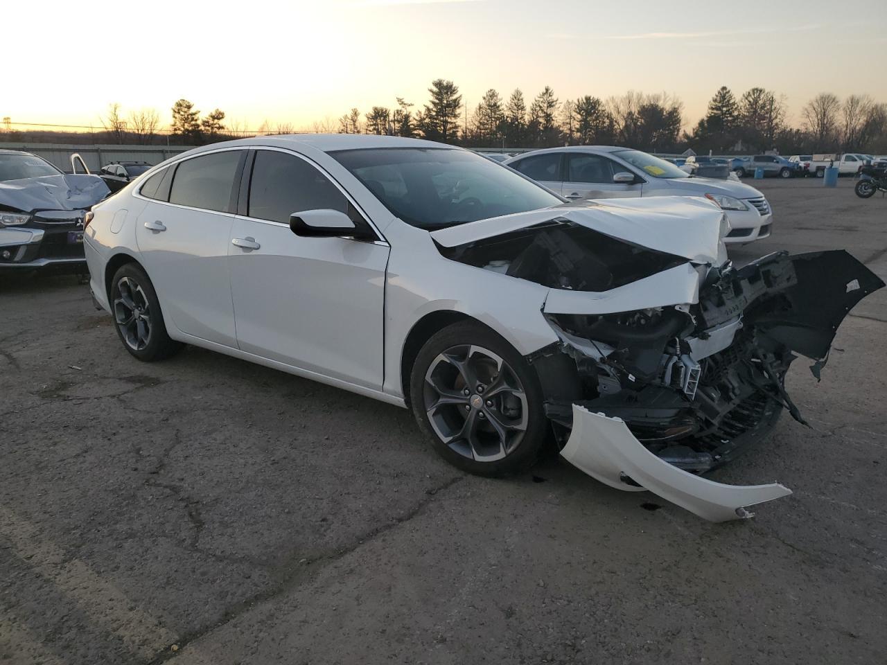 2022 Chevrolet Malibu Lt - Фото 4