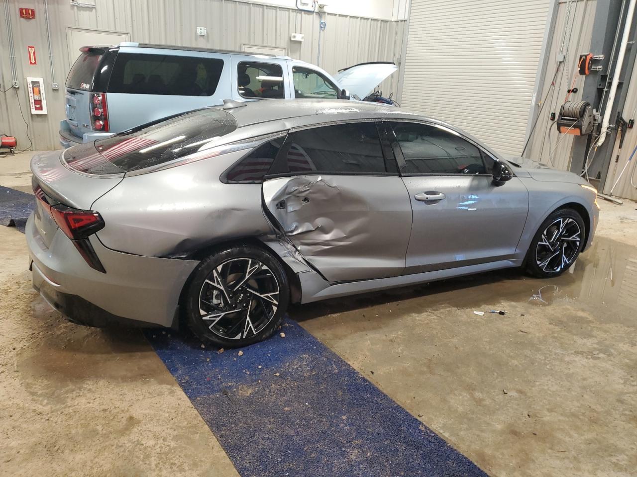 2025 Kia K5 Gt Line - Image 3
