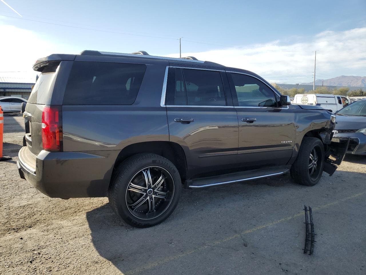 2017 Chevrolet Tahoe K1500 Premier - Фото 3
