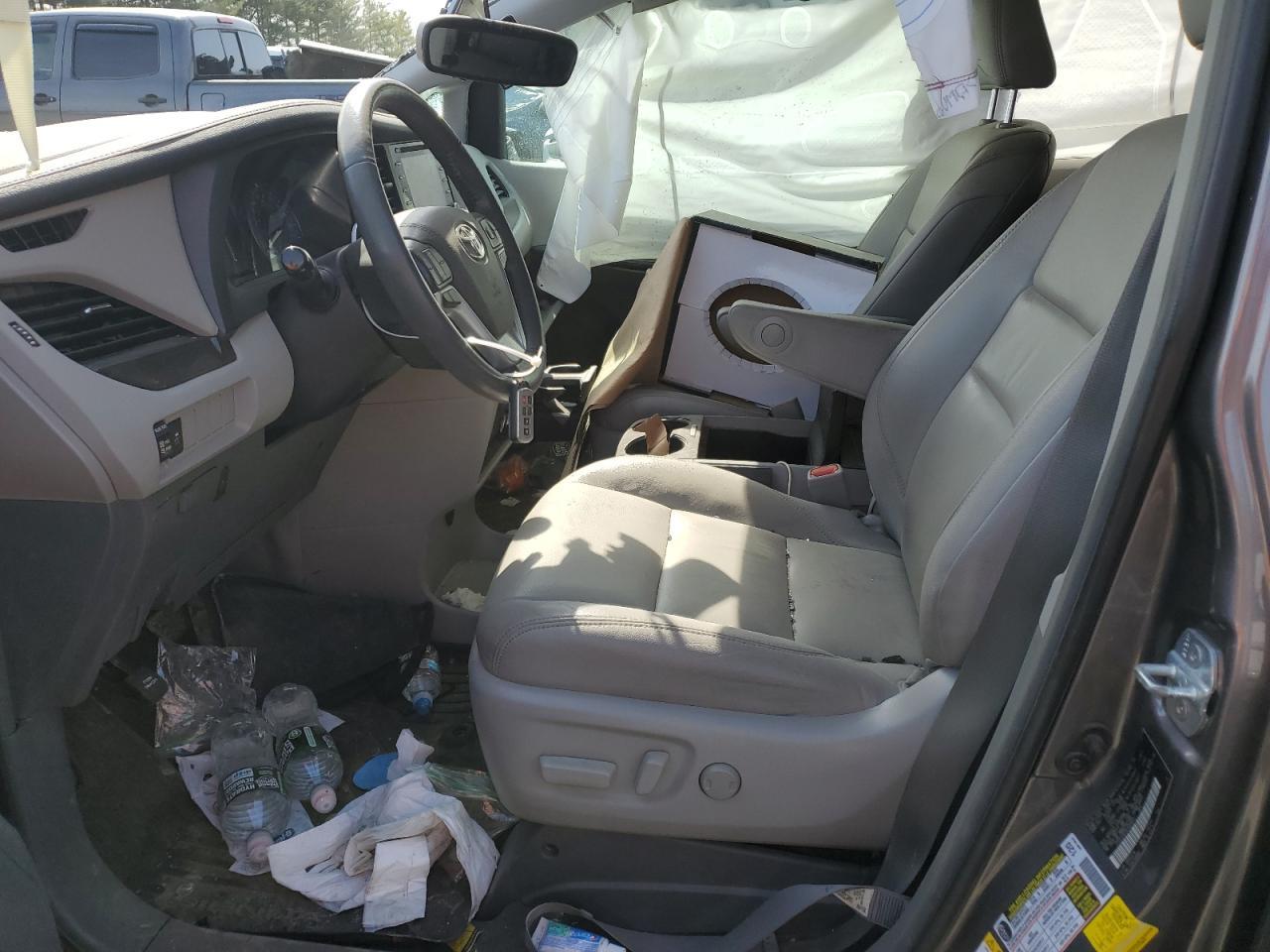 2019 Toyota Sienna Xle - Image 7