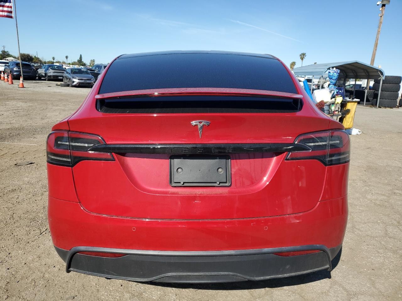 2022 Tesla Model X - Фото 6