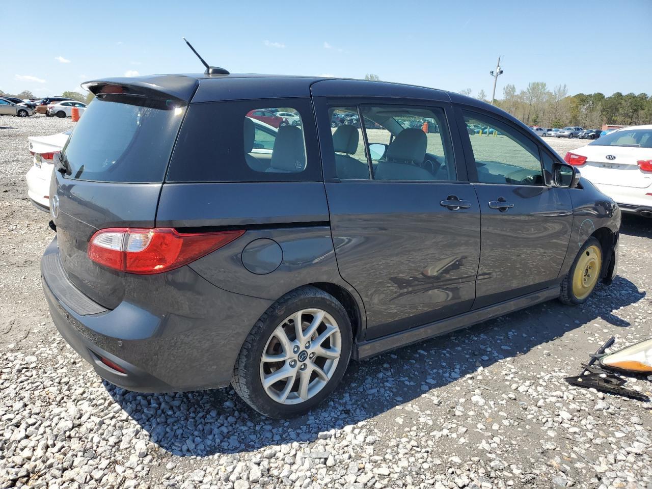 2014 Mazda 5 Grand Touring - Image 3