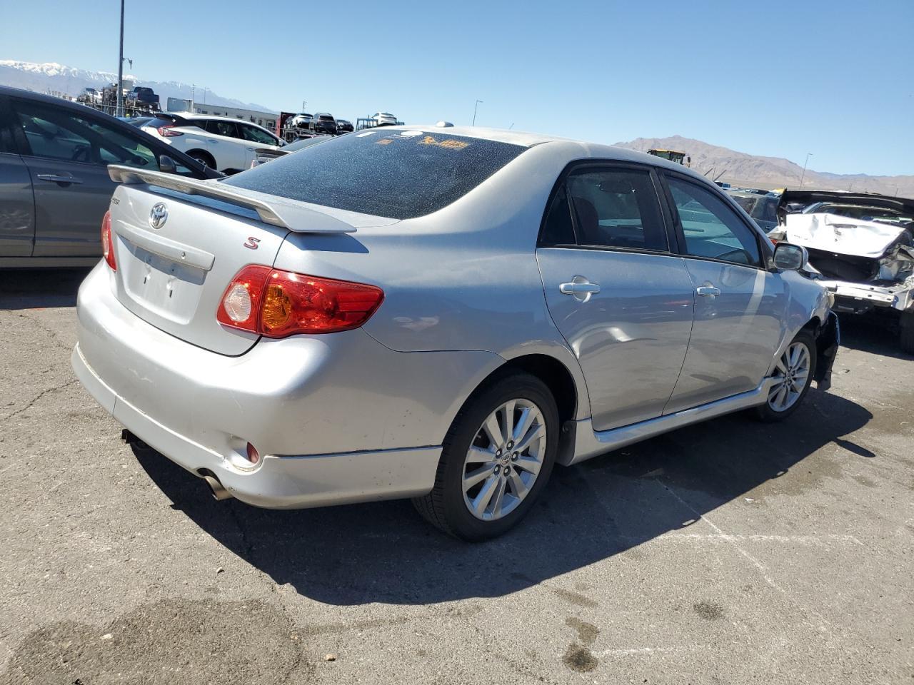 2010 Toyota Corolla Base - Фото 3