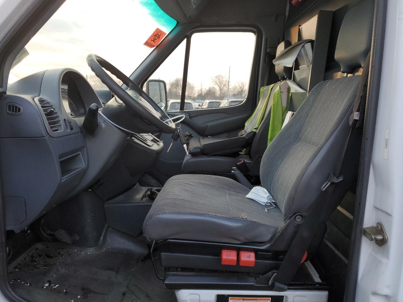 2002 Dodge Sprinter - Фото 7