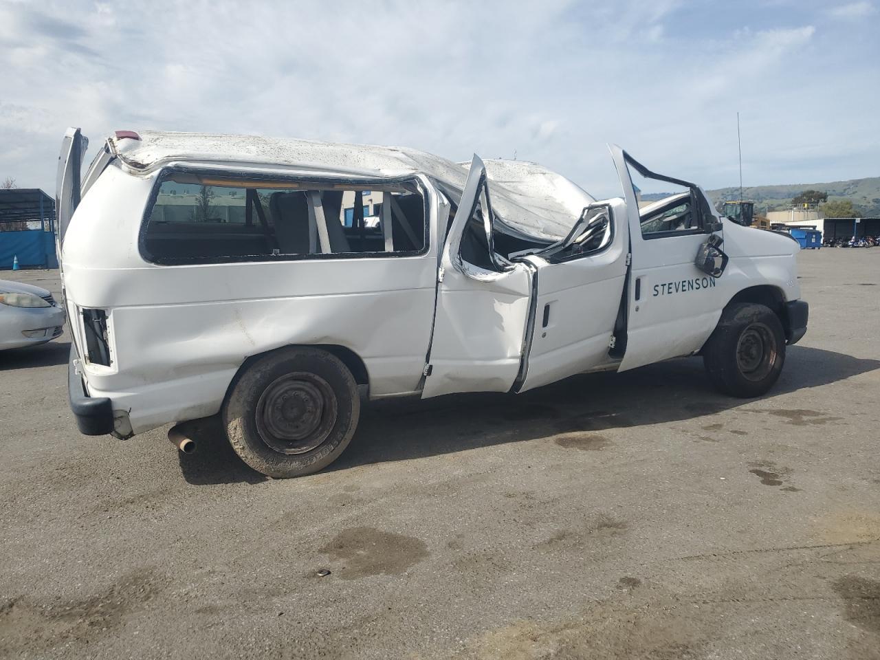 2011 Ford Econoline E150 Wagon - Image 3