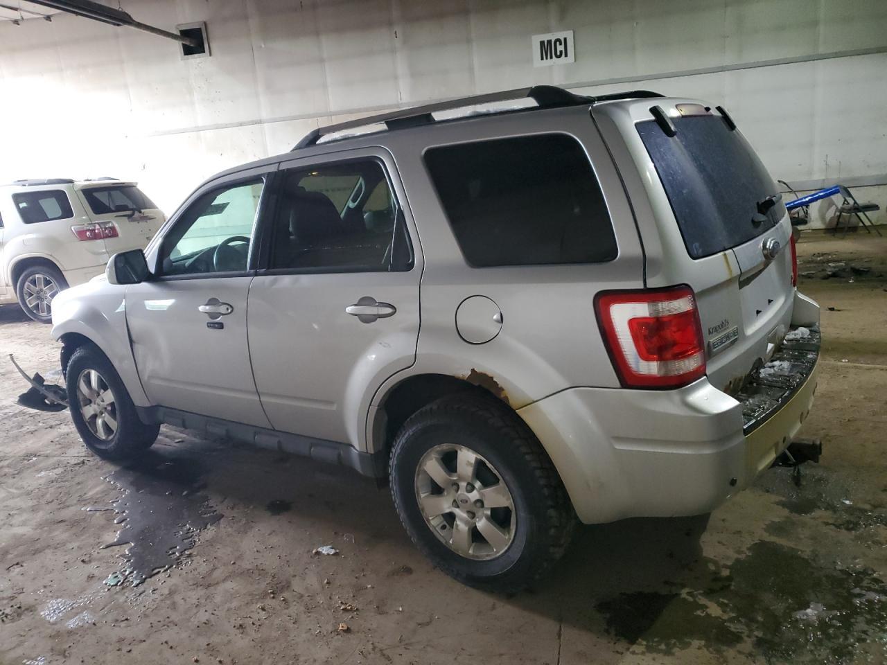 2011 Ford Escape Limited - Фото 2