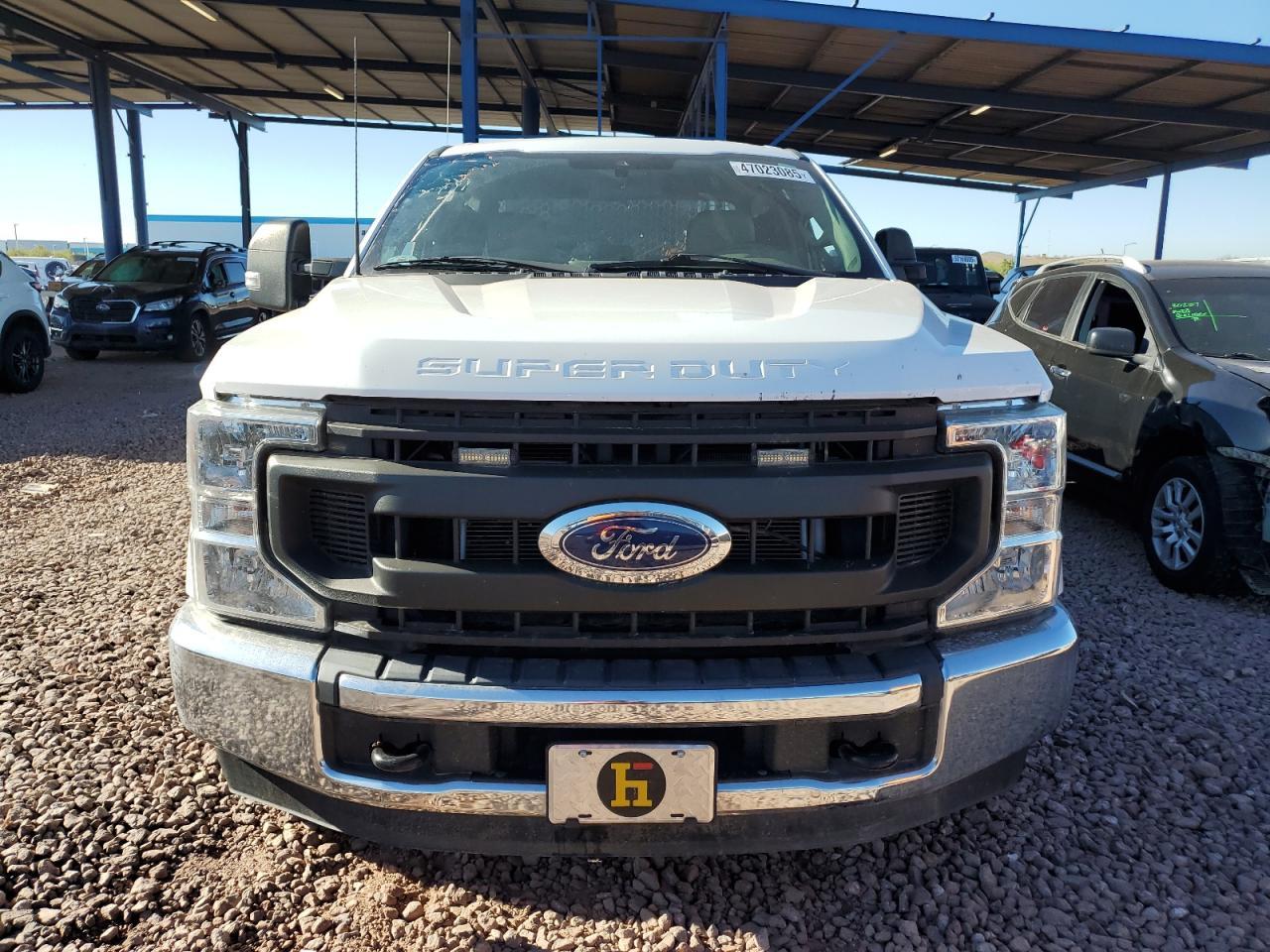 2022 Ford F250 Super Duty - Image 5