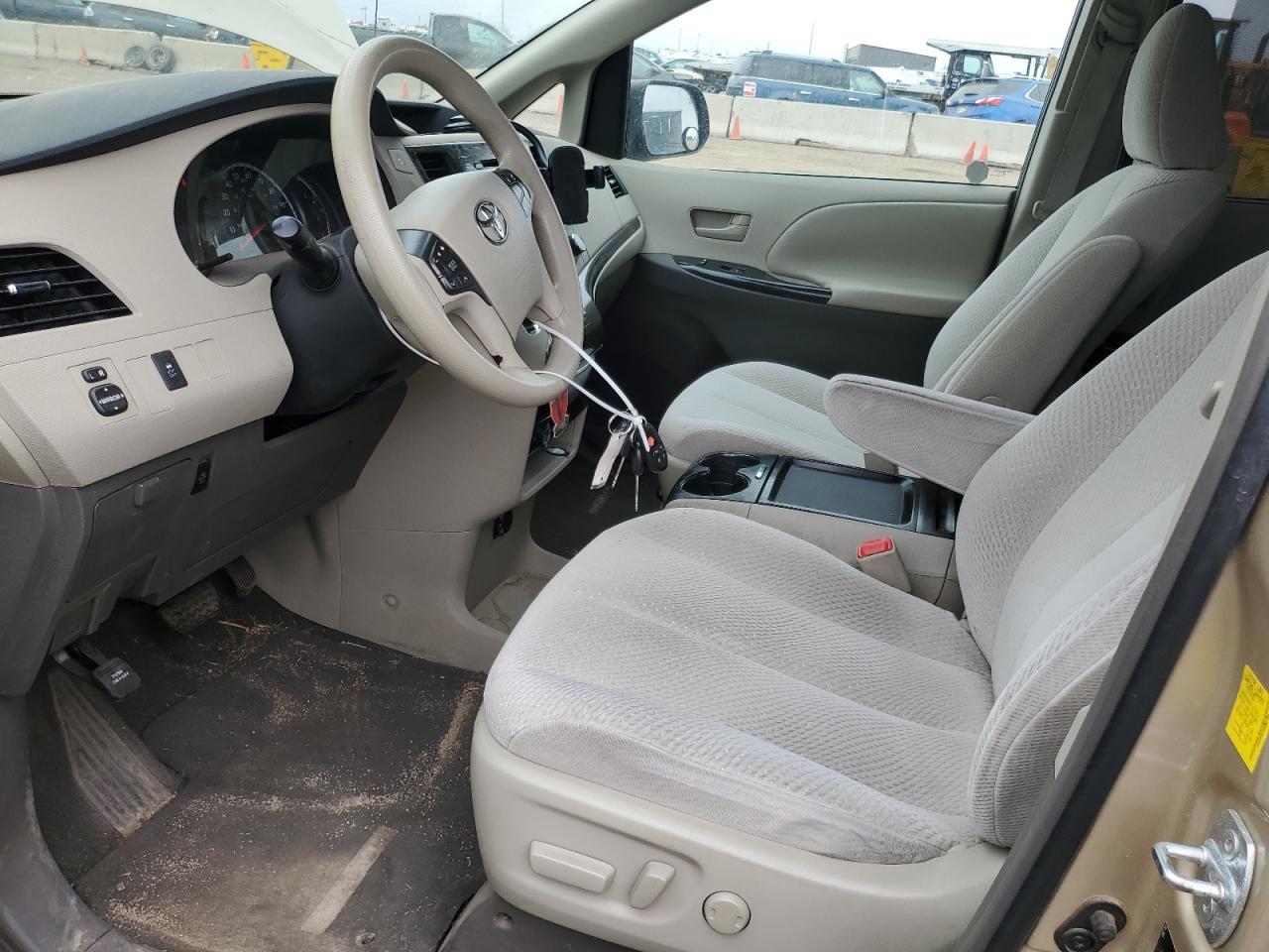 2011 Toyota Sienna Le - Фото 7