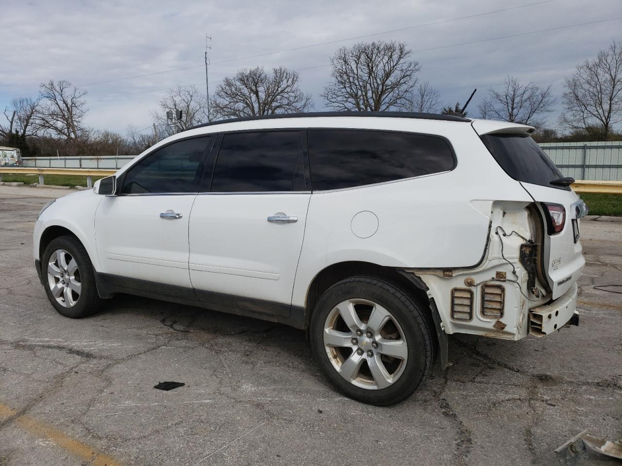 2017 Chevrolet Traverse Lt - Фото 2