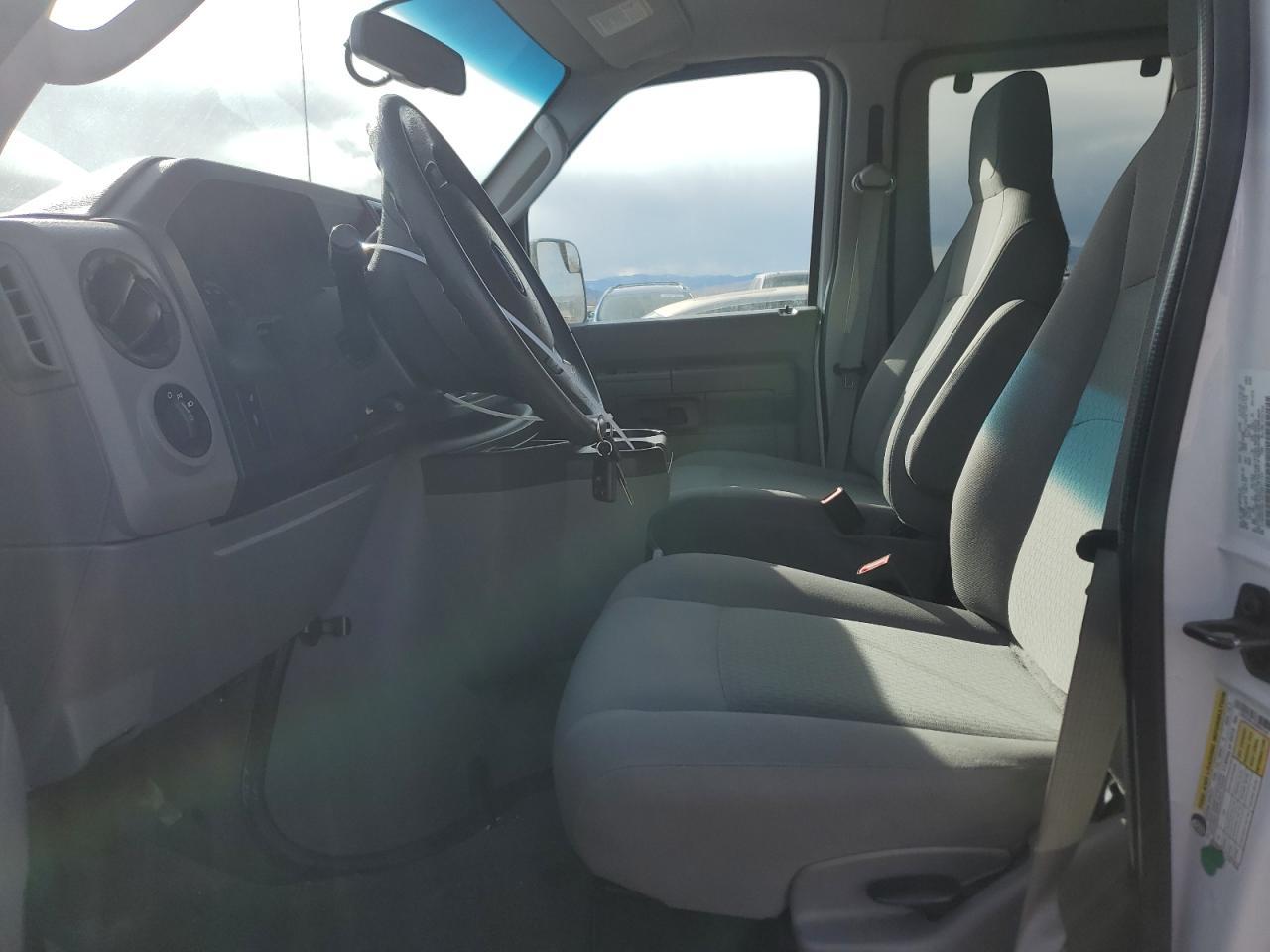 2014 Ford Econoline E350 Super Duty Wagon - Фото 7