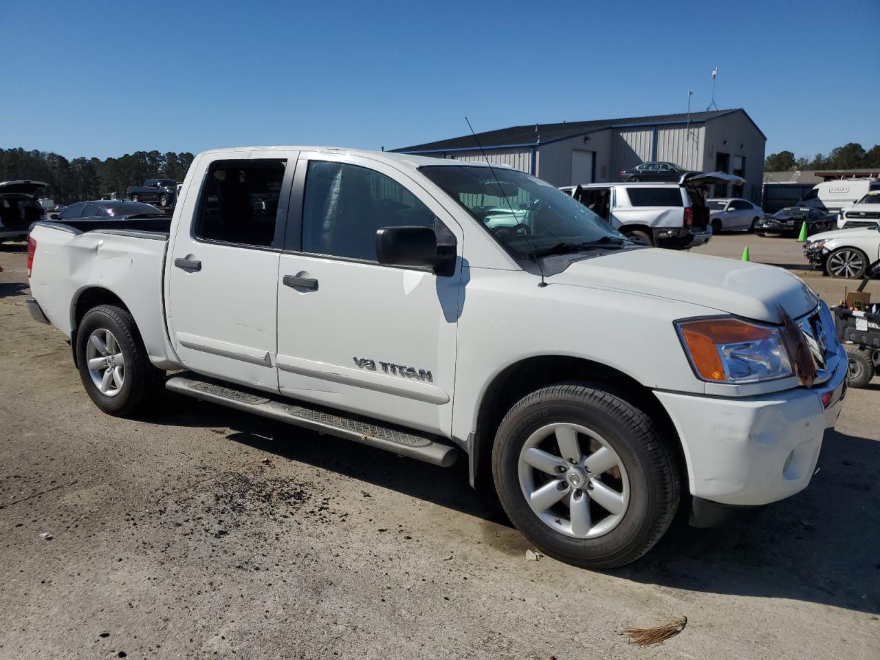 2014 Nissan Titan S - Image 4