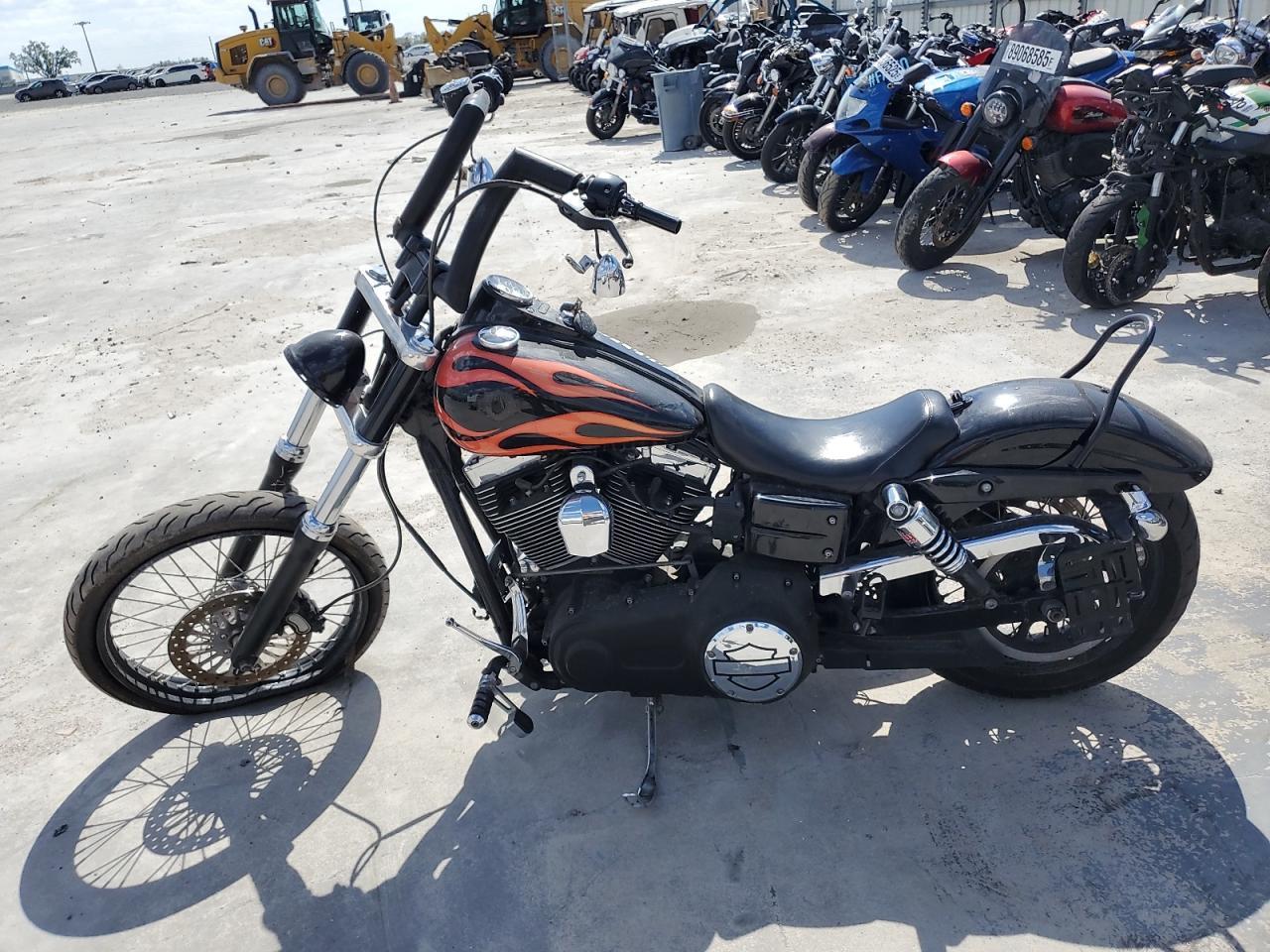 2011 Harley-Davidson Fxdwg - Фото 3