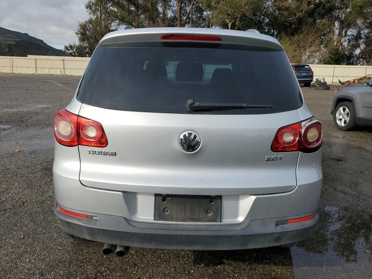 2011 Volkswagen Tiguan S - Фото 6