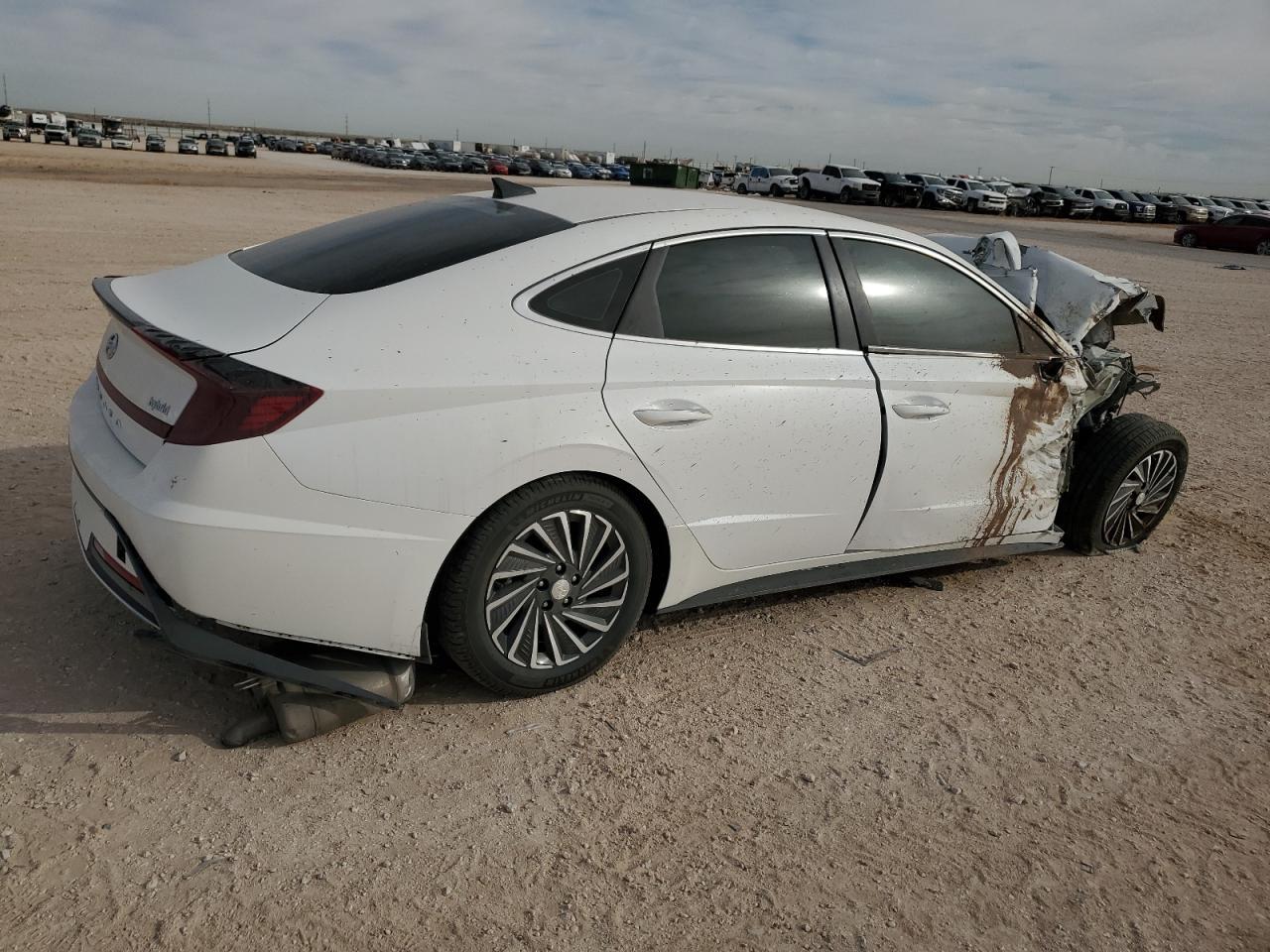 2023 Hyundai Sonata Hybrid - Image 3